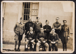 Photograph of officers of Irish Brigade outside Cáceres barracks