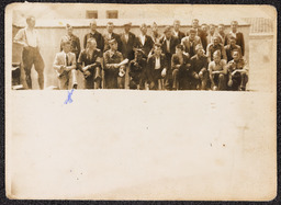 Photograph of volunteers of Irish Brigade at barracks in Cáceres