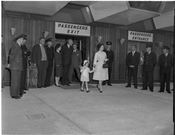 Princess Grace and children leave