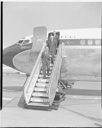 Duke of Edinburgh arrives at Shannon