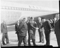 Duke of Edinburgh arrives at Shannon