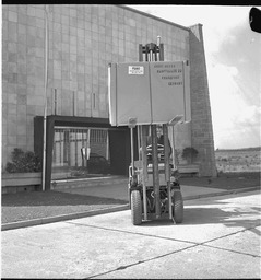 Rippen piano on an ICI forklift