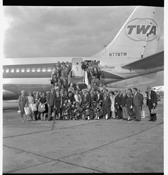 Trans World Airlines (TWA) group with pipers