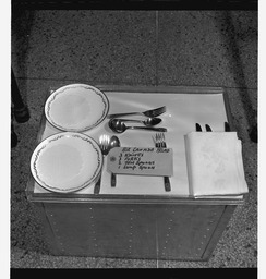 Flight kitchen - Place settings