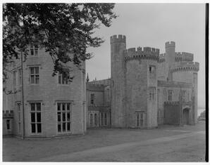 Lough Cutra Castle