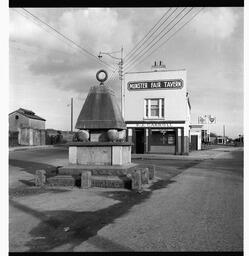 View of Limerick - O'Grady Memorial on Tipperary Rd. and the Tait Clock in Baker Place (1)