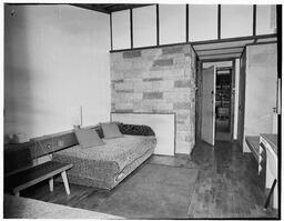 Shannon Shamrock Hotel at Bunratty - Interior of guest bedroom (2)