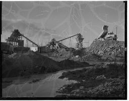 Parker Plant crusher machine at work