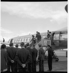 Princess Margaret and Tony Armstrong arrive at Shannon (9)