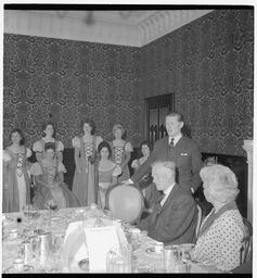 Dromoland Castle - Group at table