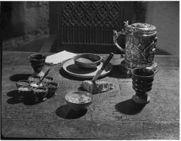 Bunratty Castle medieval banquet set up (2)