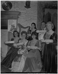 Bunratty employees with signs for US Senator and President (4)