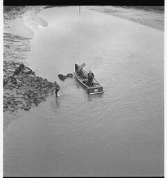 Rippen piano on water at Bunratty (3)