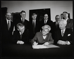 Signing of the Universities Act at NUI Maynooth by Minister Niamh Bhreathnach #1