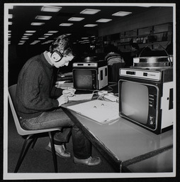 Photograph of students at lectures in the early days at NIHE Limerick