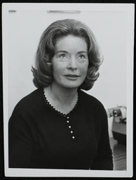 Portrait of Una Mansfield