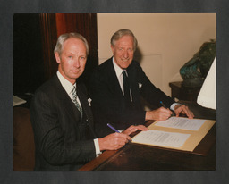 Signing of an inter-university agreement between NIHE Limerick and Cornell University with Edward Walsh and Frank Rhodes