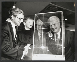 John Bruton and Michael Noonan viewing exhibits in the Hunt Collection