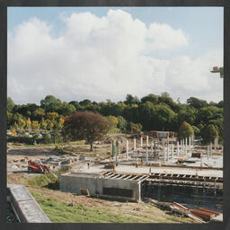 Construction of the Glucksman Library